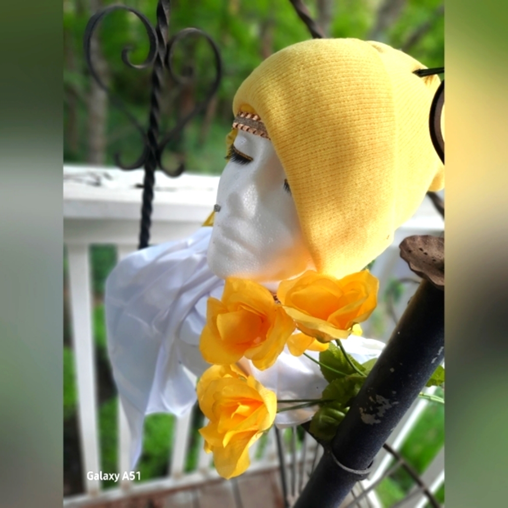 💛New! Cap and bag set💛nspired by #Metgala2022.💋 Includes bandanna & headband.